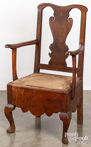 Queen Anne walnut necessary chair, mid 18th c.