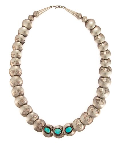 POSSIBLY NAVAJO NATIVE AMERICAN OR SOUTHWESTERN TURQUOISE AND STERLING SILVER NECKLACE