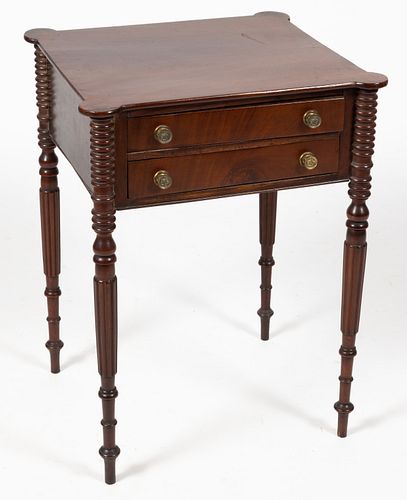 AMERICAN FEDERAL MAHOGANY STAND TABLE