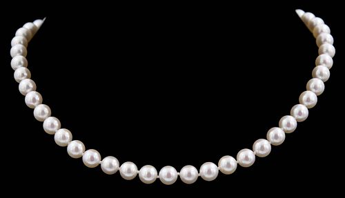 Pearl Necklace with Pearl and Diamond Clasp