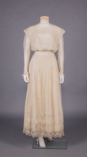 SCHIFFLI EMBROIDERED TEA DRESS, c. 1908