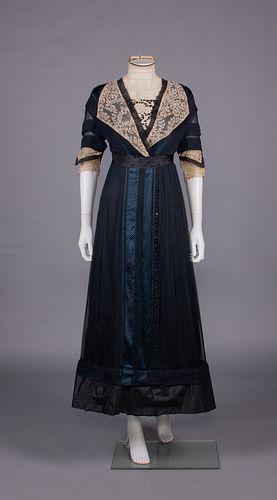 LABELED PRINTED CHIFFON DAY DRESS, NEW YORK, EARLY 1910s