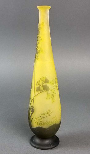 Galle Cameo Flower Pattern Vase, Circa 1900
