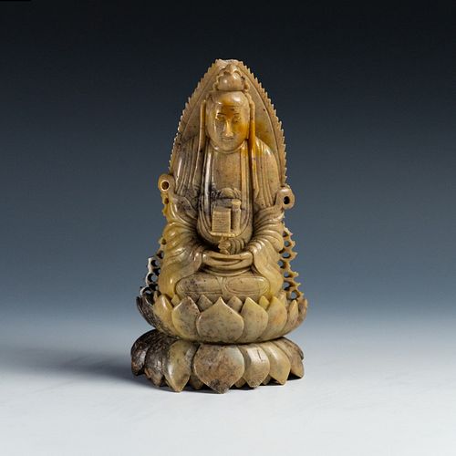 Late Qing Chinese Carved Soapstone Guanyin Figure