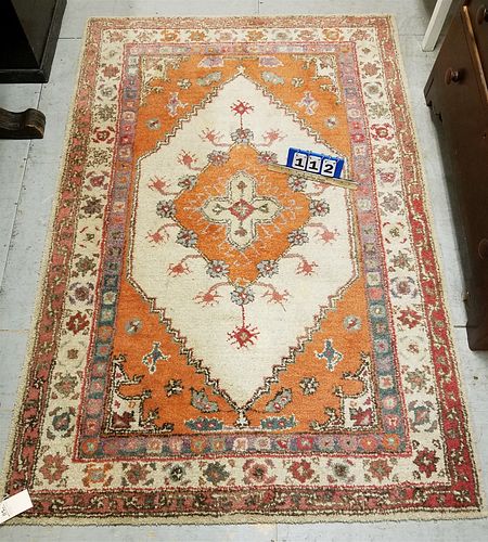 PERSIAN STYLE RUG 4' X 6'