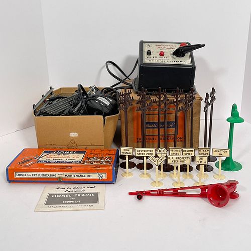 Lionel 927 Lubricating Kit And Other Accessories, Post war kit with instructions in original illustrated box. The kit is in Excellent condition with l