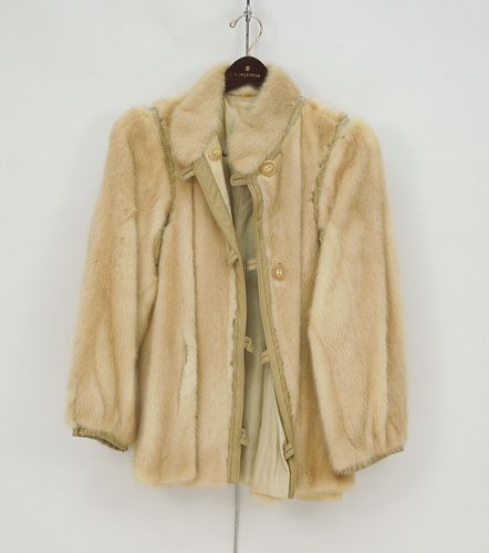 Ladiesï¿½ Beige Fur & Leather Jacket.