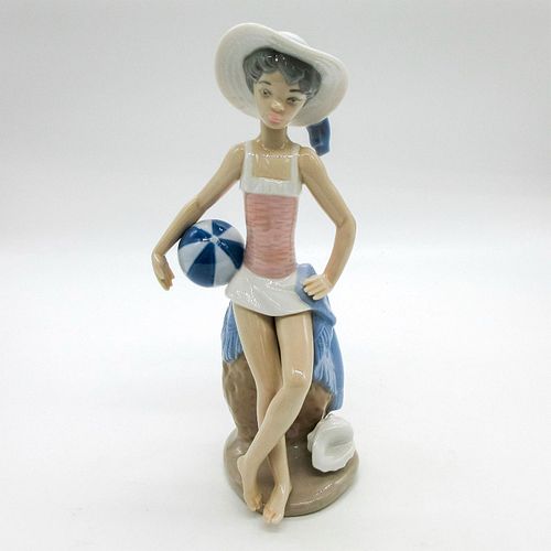 Summer 1005219 - Lladro Porcelain Figurine