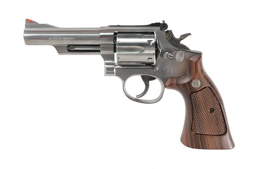 FIREARM Smith and Wesson 66-4 .357 Revolver