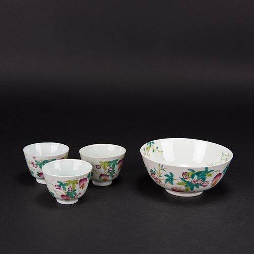LOT OF 4, A FAMILLE ROSE 'MELON' BOWL AND THREE CUPS