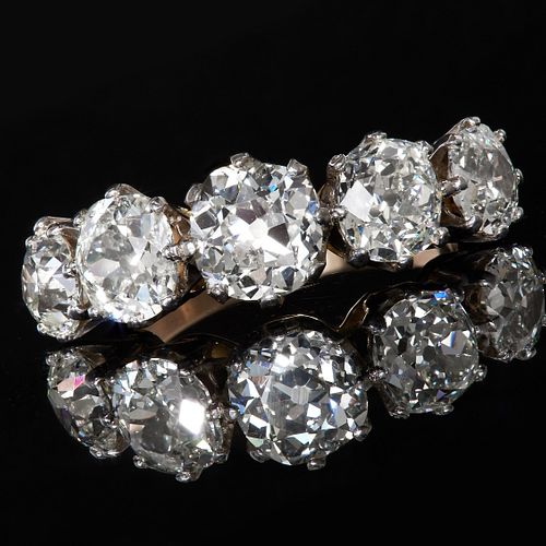 BEAUTIFUL ANTIQUE DIAMOND 5-STONE RING