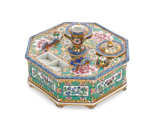A Chinese Famille Rose porcelain inkwell
