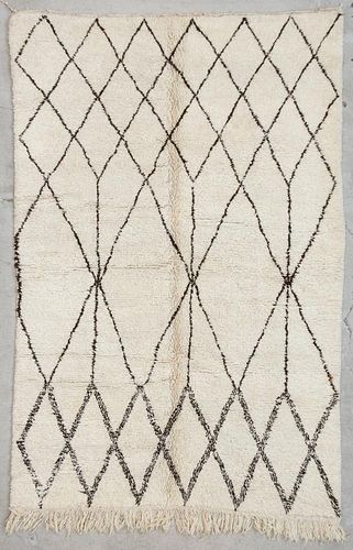 Vintage Beni Ourain Rug: 5'6" x 8'2" (167 x 250 cm)
