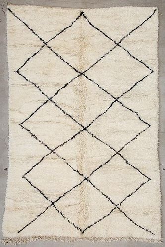 Vintage Beni Ourain Rug: 6'8" x 10'3" (203 x 312 cm)