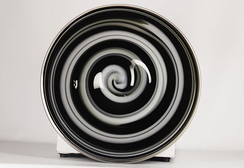 Planas Viau - A contemporary glass circular dish