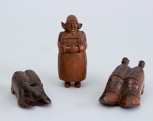 THREE CONTINENTAL CARVED WOOD FIGURAL SNUFF BOXES
