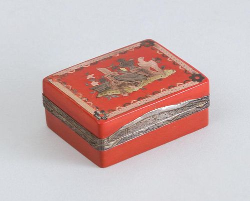 LOUIS XV SILVER-MOUNTED AND THREE-COLOR GOLD INLAID RED LACQUER BOITE À MOUCHES