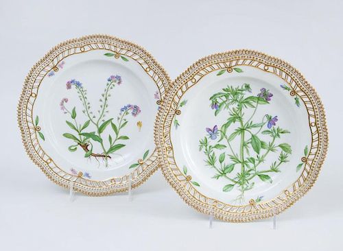 PAIR OF ROYAL COPENHAGEN PORCELAIN RETICULATED PLATES, IN THE FLORA DANICA PATTERN