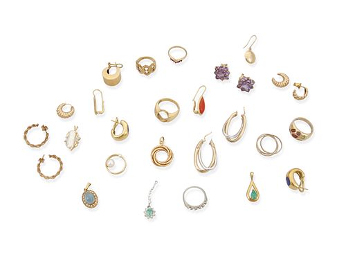A group of gold jewelry and fragments