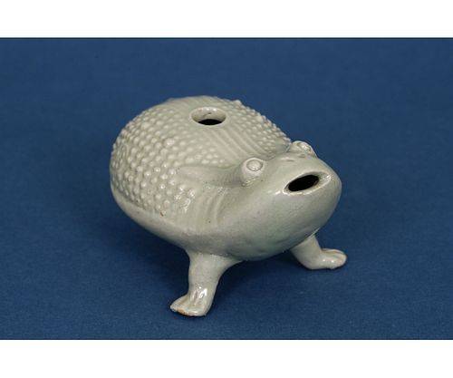 CHINESE FROG WATER VESSEL