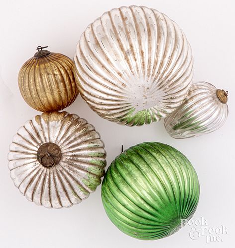 Five ribbed Kugel ornaments