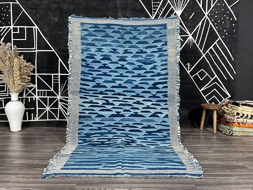 Authentic Stunning Blue Rug