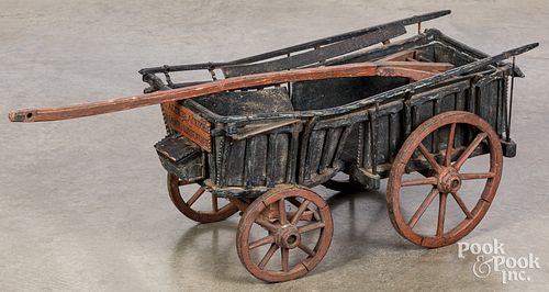 Painted Scandinavian toy wagon, 19th c.