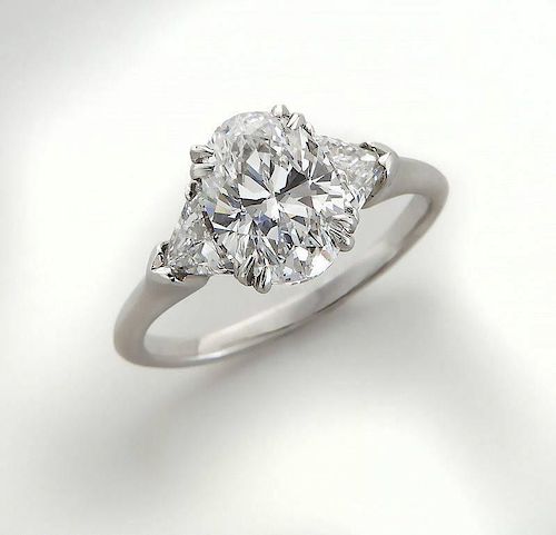Harry Winston 2.01 oval cut diamond (GIA) ring