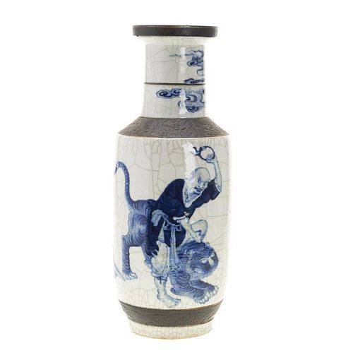 Large Chinese blue and white porcelain mallet vase