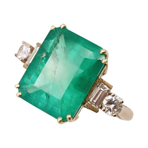 15.40 Ctw in Emerald & Diamonds 18k Gold Ring