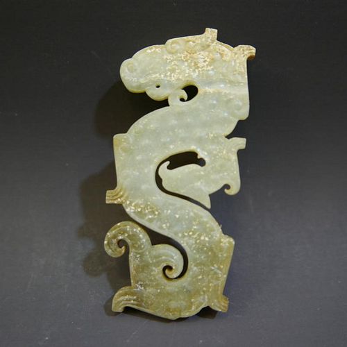 ANTIQUE CHINESE CARVED JADE DRAGON - WARRING STATE