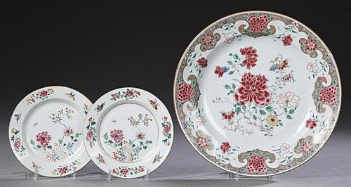 Three Chinese Famille Rose Porcelain Pieces, consi