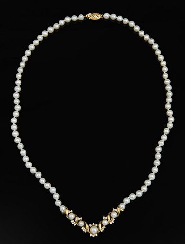 14K Yellow Gold Cultured Pearl Necklace, 20th c.,