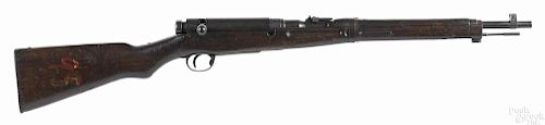 Japanese military type 38 carbine, 6.5 mm., with an intact mum and a 20'' round barrel