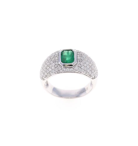 Vintage Emerald VS Diamond & 18k White Gold Ring