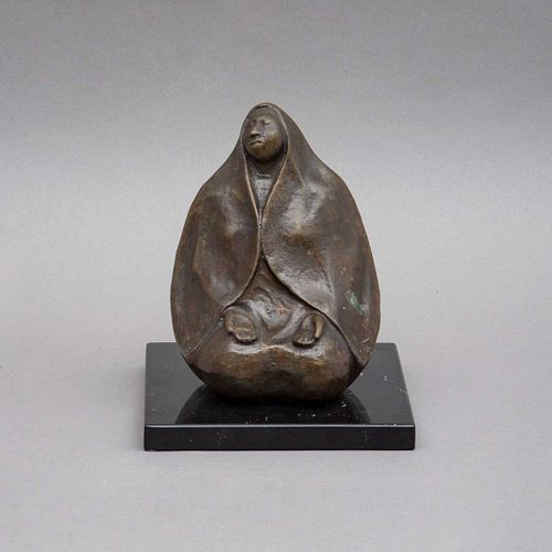 JORGE LUIS CUEVAS. (Guadalajara, Jalisco, 1922 - ) Mujer sentada. Firmada. Escultura en bronce. Con base de mármol. 20 cm de altura.