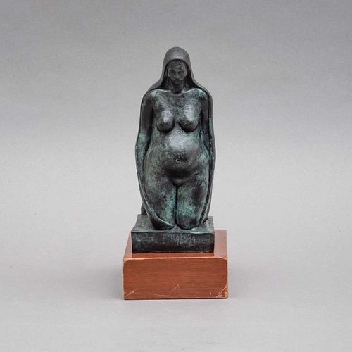 RAMIRO MEDINA. Maternidad. Firmada. Escultura en bronce. Con base de madera. 23 cm de altura.