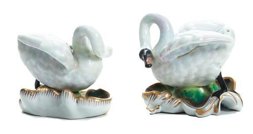 Italian Porcelain Swans H 4'' L 4'' 1 Pair