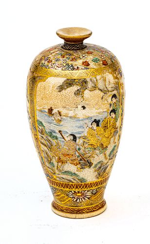 Gyokuzan  Satsuma Earthenware Vase, Three Panels,  1868-1912, H 4.7''