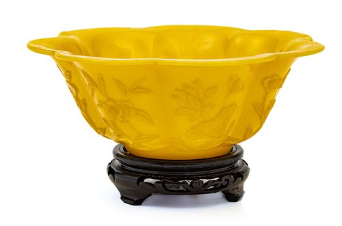 Chinese  Pekin Glass Centerpiece Bowl, Yellow C. 19th.c., H 3.2'' Dia. 8.5''