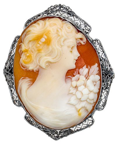ITALY CARVED CAMEO BROOCH  C 1900 H 1 1/2" W 1 1/4" 