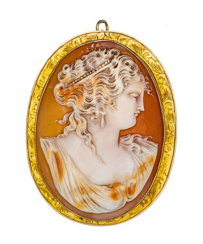 Italian Shell Cameo Brooch, Lady's Profile, Gold Mount C. 1900, H 2'' W 1.5''