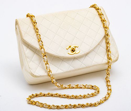 CHANEL QUILTED WHITE LEATHER HANDBAG, H 6", W 9"