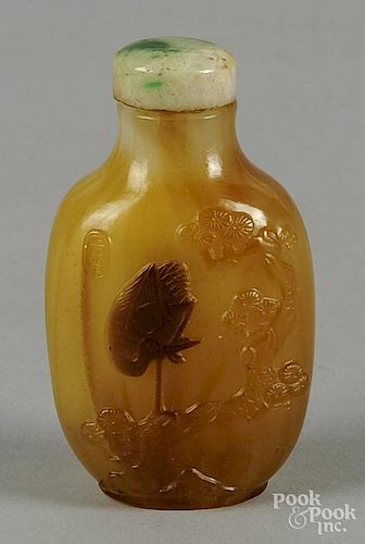 Chinese cameo agate snuff bottle, decorated with a crane under a tree, 3'' h.
