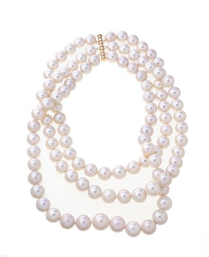 SOUTH SEA PEARL & 18KT GOLD TRIPLE STRAND NECKLACE, L 17", T.W. 301 GR 