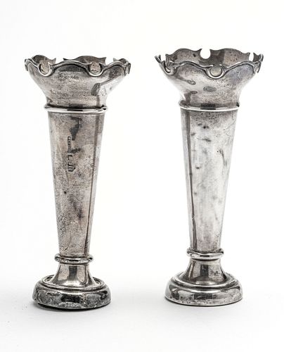 W. JACKSON & SON (LONDON) WEIGHTED STERLING SILVER BUD VASES, 1906, PAIR, H 5"