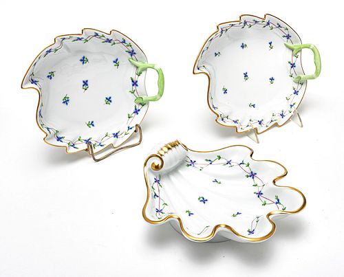 HEREND 'BLUE GARLAND' PORCELAIN DISHES, 3 PCS, W 8"-9" 