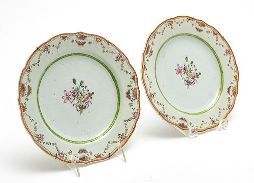 CHINESE EXPORT PORCELAIN PLATES, 18TH C, PAIR, DIA 9.25"
