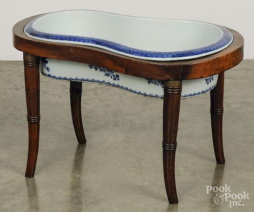 Chinese export porcelain Canton bidet, 19th c., with a mahogany stand, 17 1/2'' h., 26 1/2'' w.