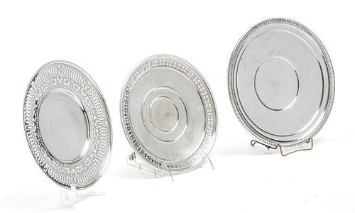 STERLING SILVER ROUND TRAYS GROUP OF 3, DIA 8.5"-9.5" 